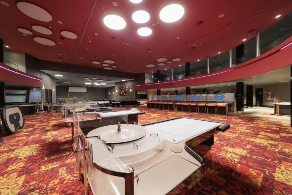 El Bingo Balear se vende por 2,4 millones y solicita el cambio de uso a café-teatro tras una década cerrado
FOTOS