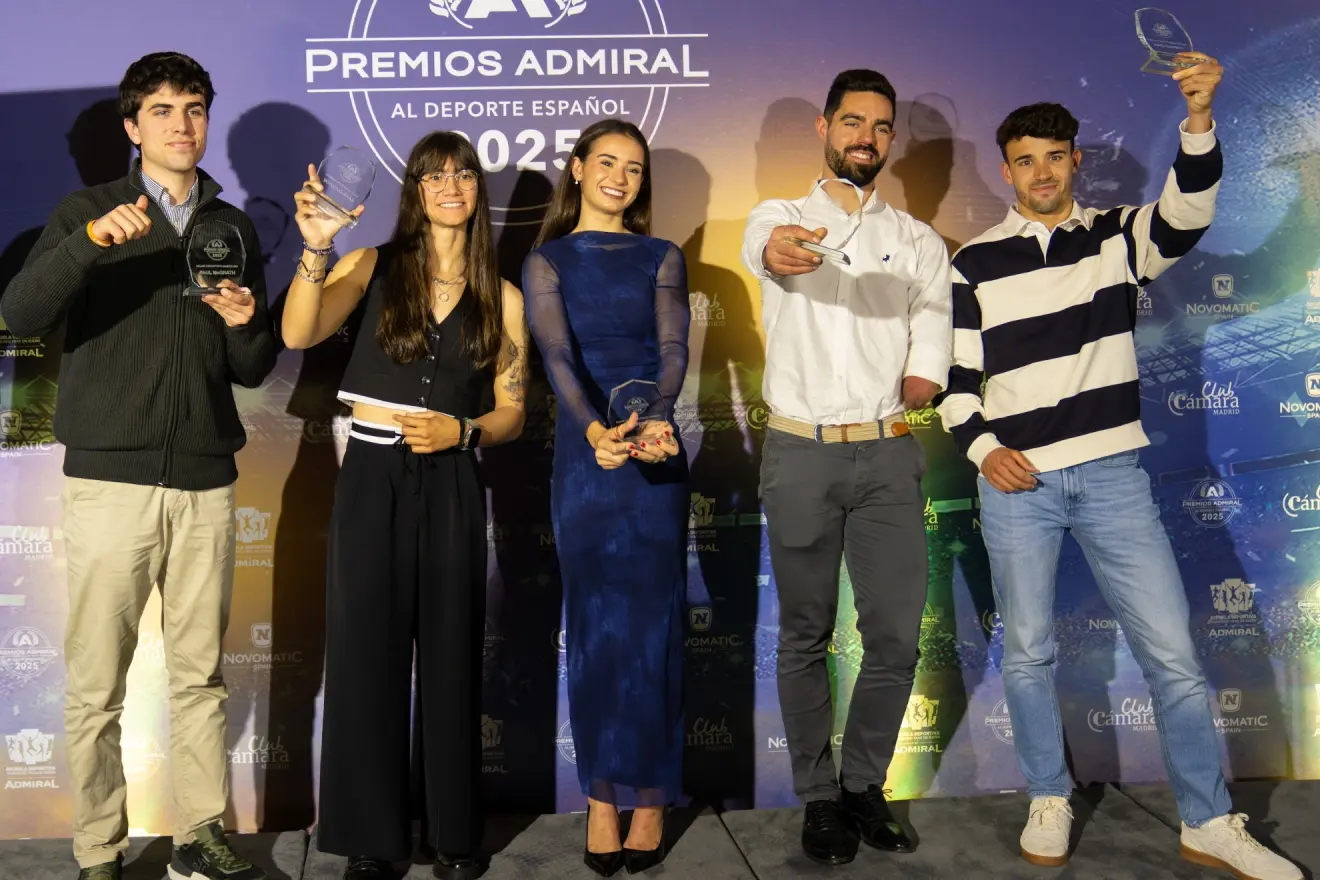 Los VI Premios Admiral reconocen a Paul McGrath y Sara Ouzande en Madrid. Novomatic Spain y autoridades como Ramón Cubián y David Calvete respaldan una gala llena de emoción.