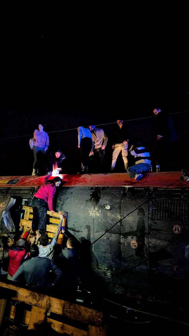 Atentos al gravísimo accidente ferroviario en Córdoba. 39 muertos... contactando con los profesionales rumbo a ICE Barcelona 