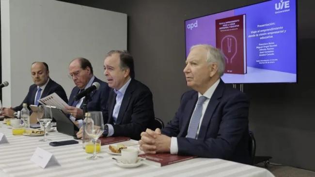 José González Fuentes (Luckia), coautor de un libro sobre emprendimiento y educación empresarial