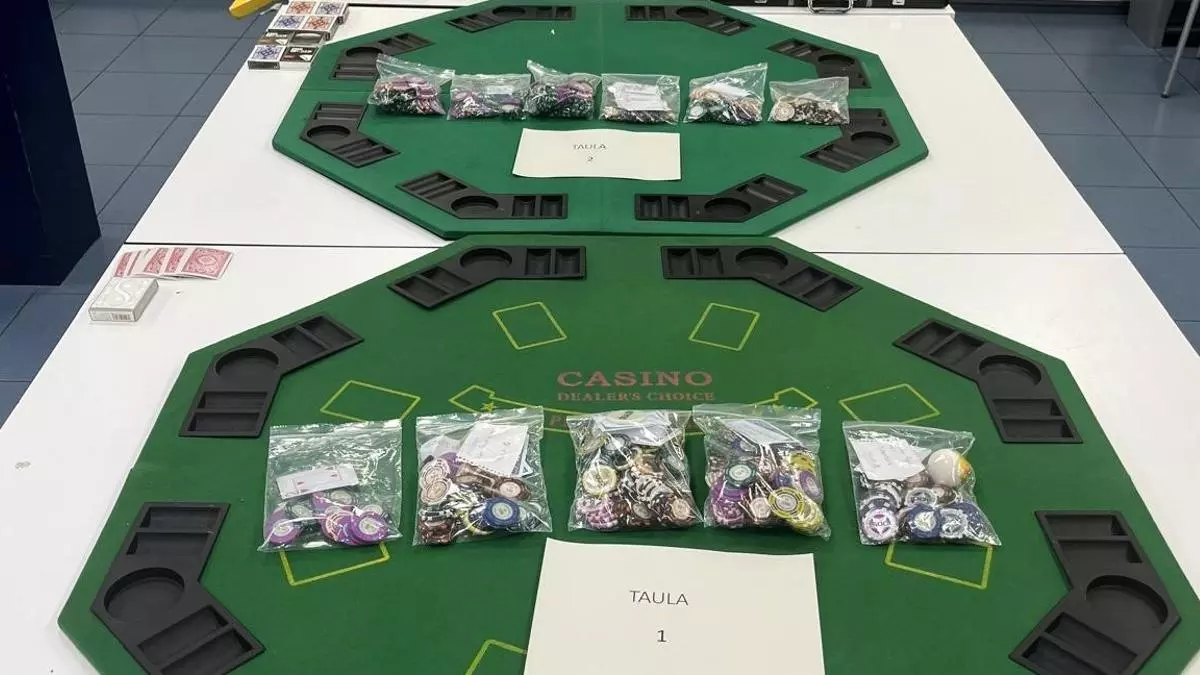 Los Mossos desmantelan una timba ilegal de póquer en Sant Fruitós y denuncian a 22 jugadores