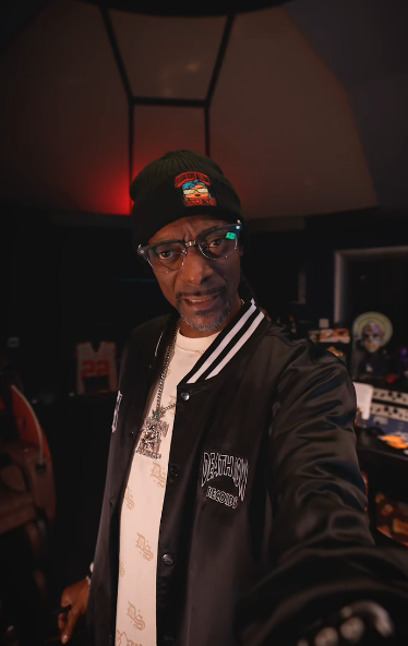 Snoop Dogg y Trivelta lanzan Dogg House Casino: iGaming gratuito y musical