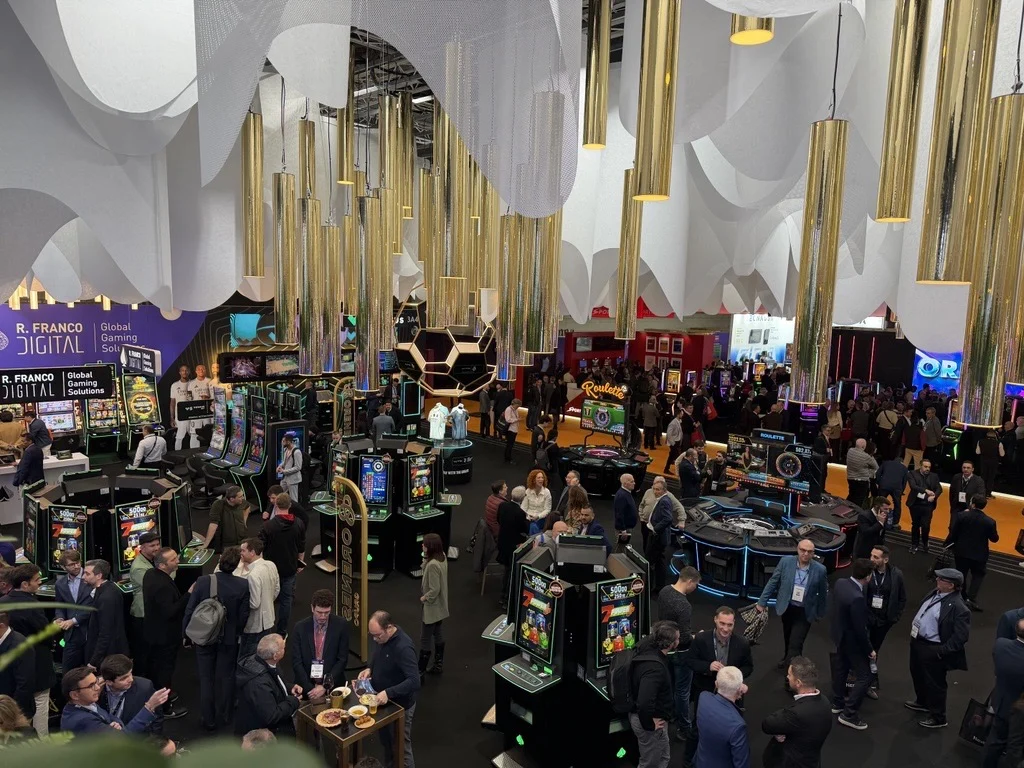 Grupo Orenes firma un paso triunfal por ICE Barcelona 2026: liderazgo tecnológico y 80.000 euros para el Juego Responsable (junto a otra compañías del sector)