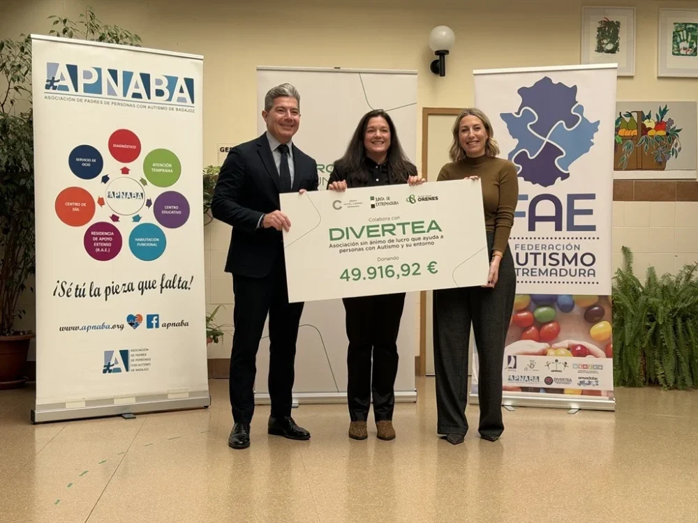 María Guardiola agradece a Gran Casino Extremadura y Grupo Orenes su apoyo a tres entidades de autismo en la región