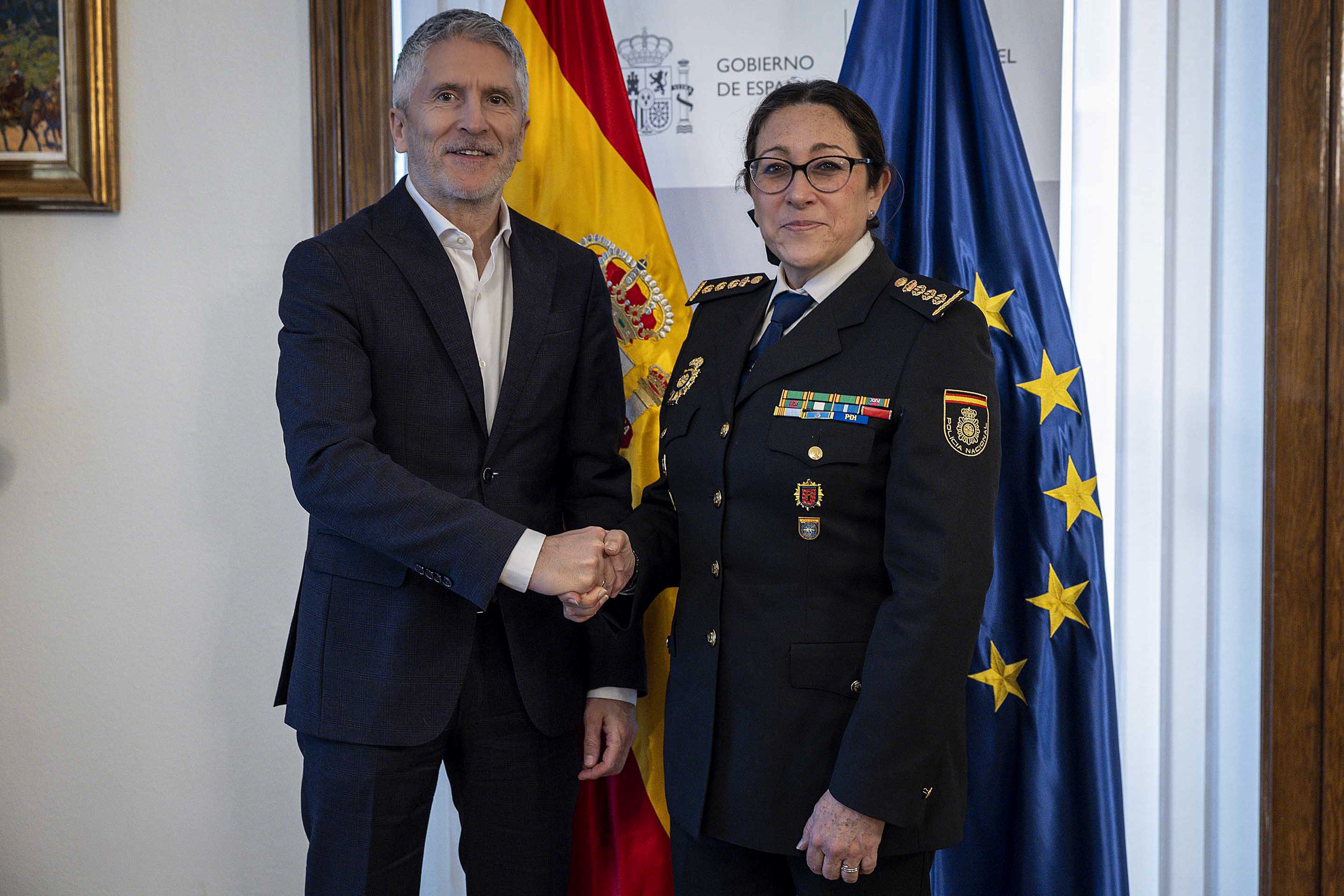 ESTAMOS MUY ORGULLOSOS 
La comisaria principal Carmen Muñoz y asistente a los Premios al Juego Responsable y RSC y a nuestros Desayunos RSC es la  nueva directora de Contraterrorismo de INTERPOL