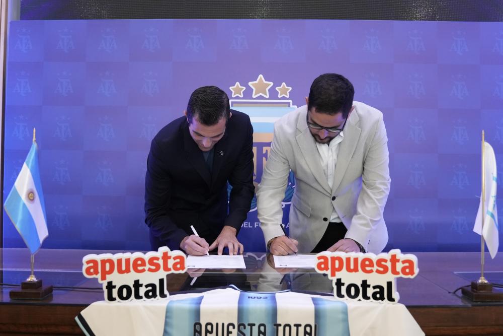 Apuesta Total (Cirsa) patrocina a la Selección Argentina en Perú