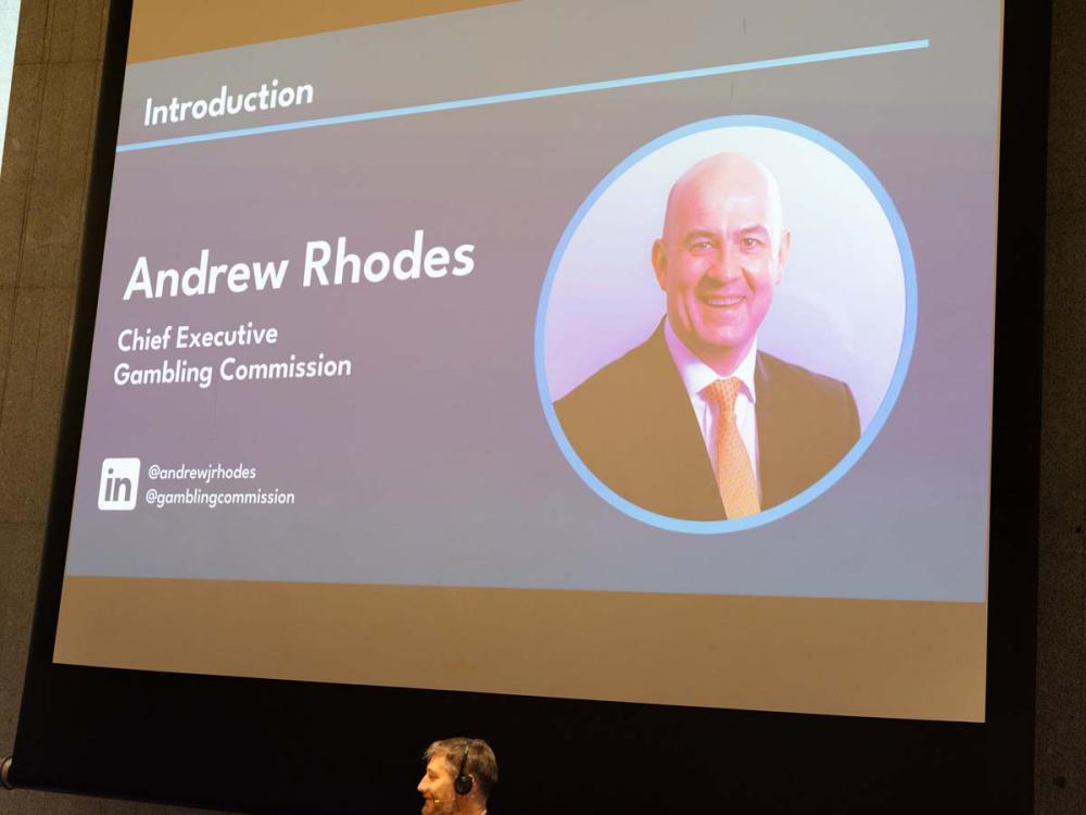 Andrew Rhodes anuncia su salida de la Gambling Commission: dejará el cargo el 30 de abril de 2026
