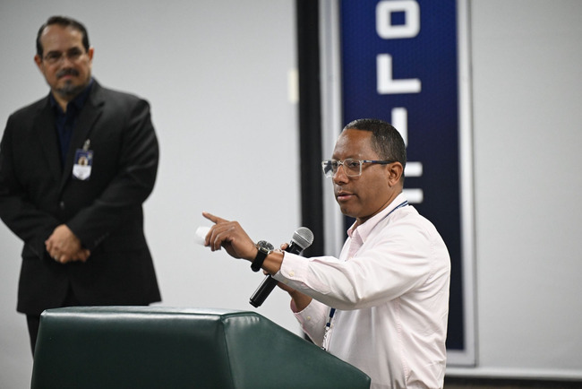 La Comisión de Juegos de Puerto Rico forma a la Policía en la fiscalización de las 'Máquinas en Ruta'