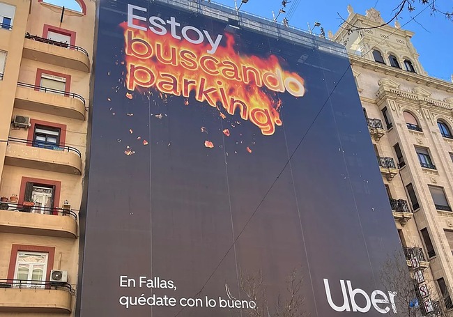 La polémica lona de Uber reabre el recuerdo del incendio del Bingo Mediterráneo en Valencia