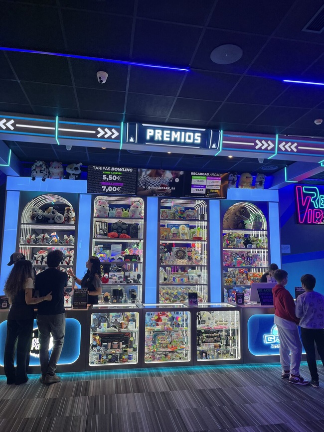 Casino Carpets pone su sello al gran estreno de Soul Park Bowling en Dos Mares