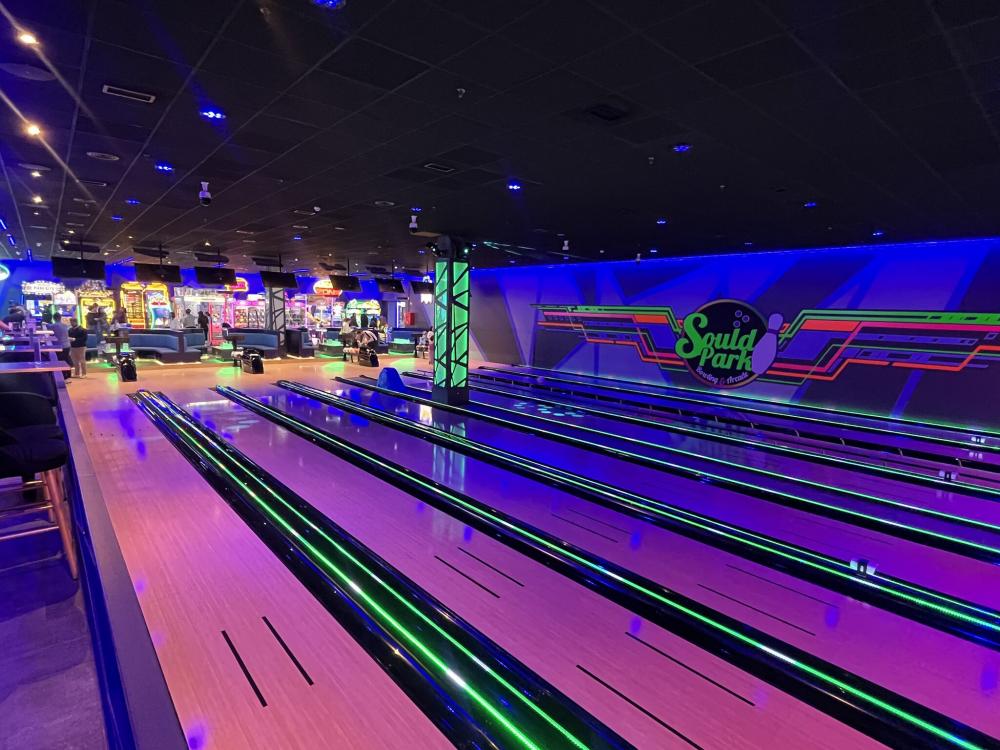 Casino Carpets pone su sello al gran estreno de Soul Park Bowling en Dos Mares