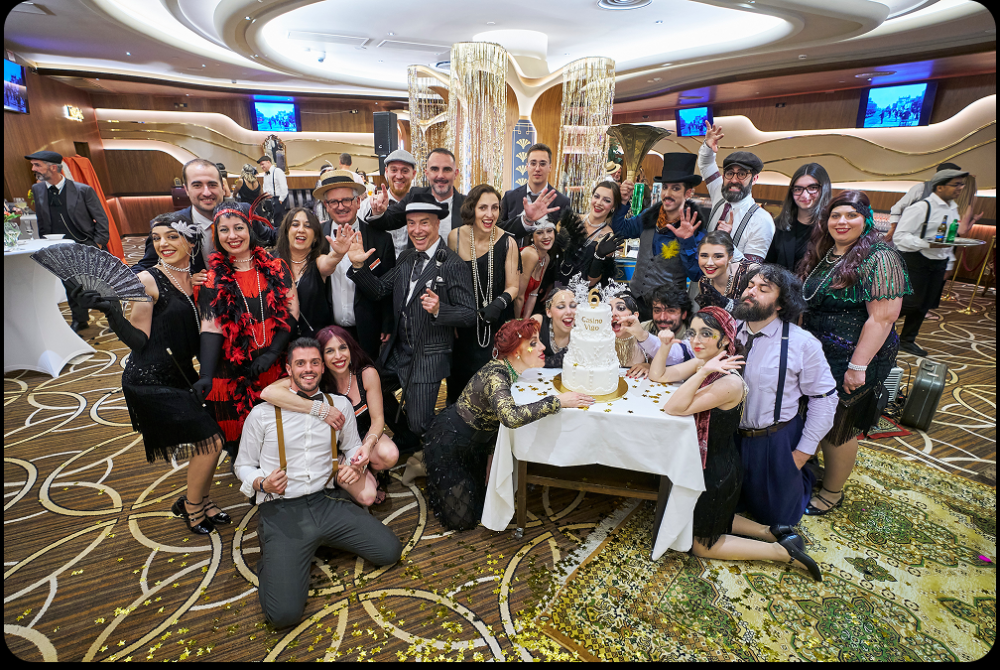 El Casino de Vigo sopla seis velas con el glamour de los años 20