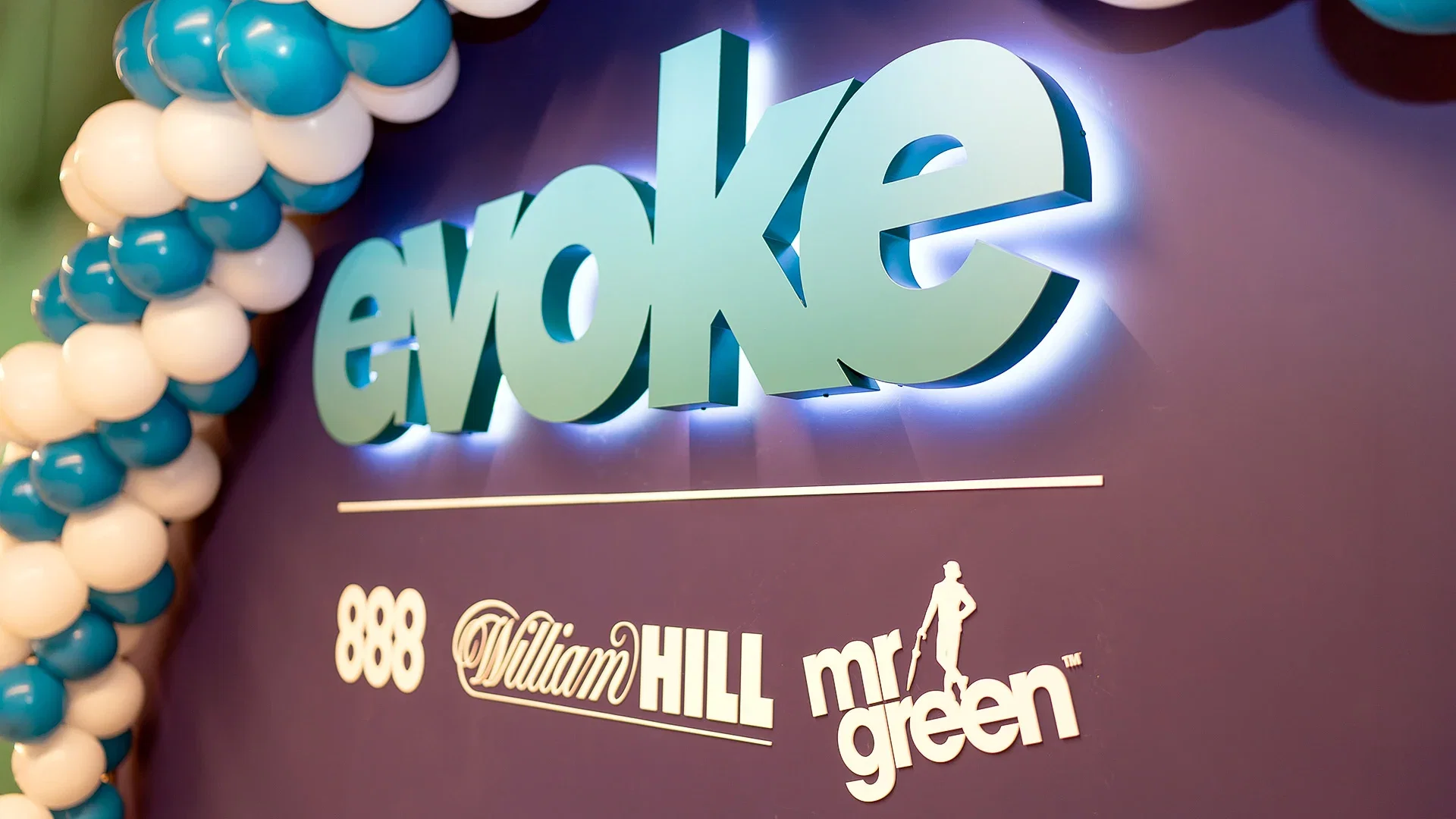  evoke gana tiempo para cerrar la posible oferta de Bally's Intralot