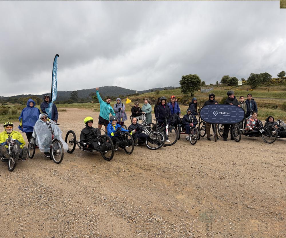  Fundación Flutter celebra la primera ruta ciclista inclusiva en Sevilla