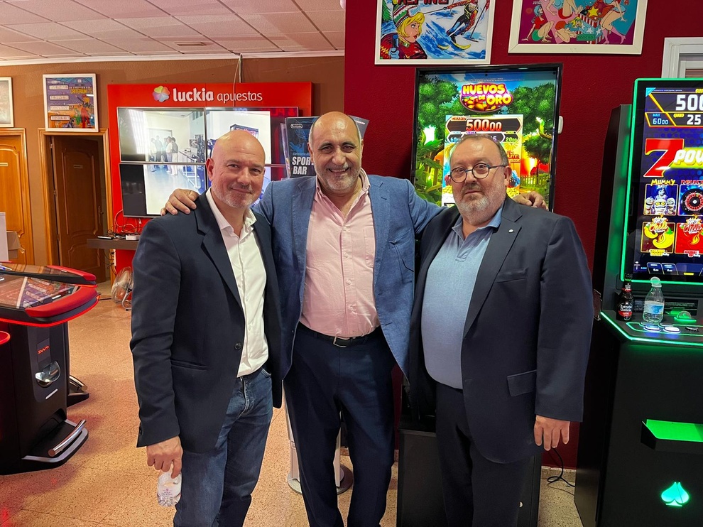 Merkur Dosniha despliega en Andalucía su nueva artillería de producto junto a Hermanos Blanco