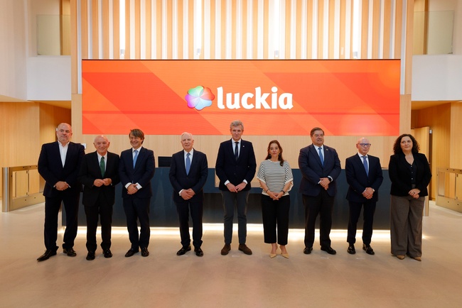  CRÓNICA EN PRIMERA PERSONA: Luckia inaugura en A Coruña su nueva sede arropada por la élite empresarial gallega y la cúpula de la Xunta