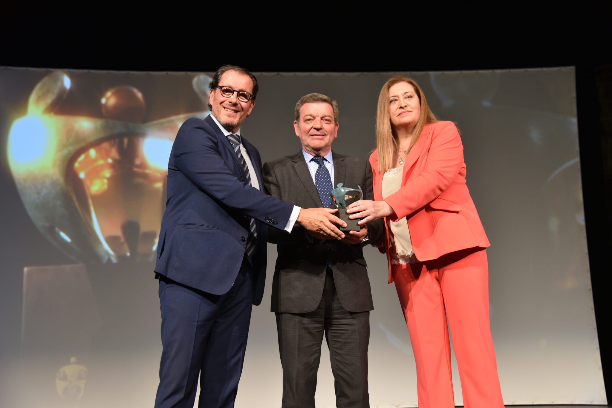  La Consejería de la Presidencia recibe el Premio Solidario ONCE con la asistencia de Ruth Andérez