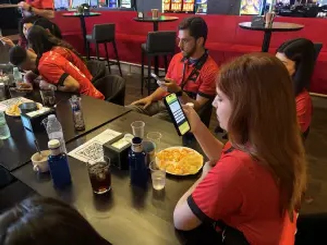  Grupo Vid celebra el Día del Trabajador en su local Pause&Play de C.C. La Cañada