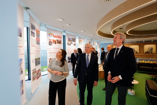  CRÓNICA EN PRIMERA PERSONA: Luckia inaugura en A Coruña su nueva sede arropada por la élite empresarial gallega y la cúpula de la Xunta