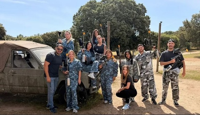  MERKUR SLOTS apuesta por su equipo con paintball, barbacoa y convivencia