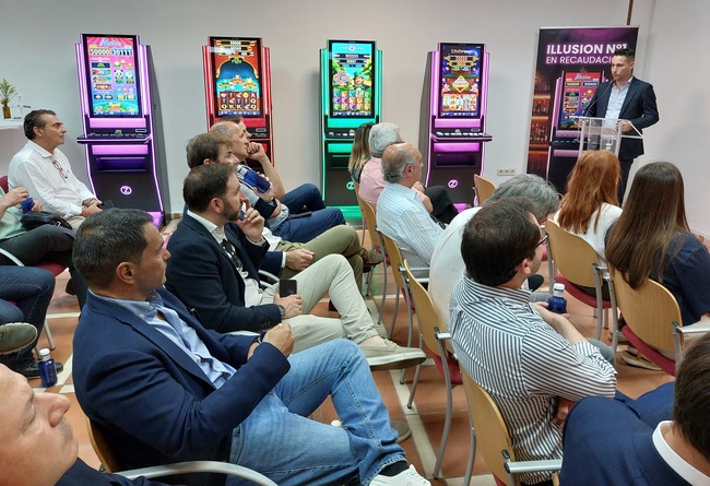  ZITRO PRESENTA ILLUSION A LOS ASOCIADOS DE FAMACASMAN 
FOTOS