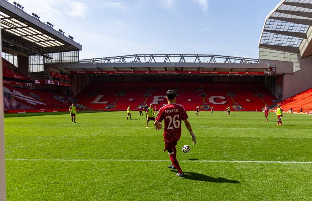 VÍDEO Y FOTOS Sportium lleva a clientes y creadores de contenido a vivir la experiencia del Liverpool FC en Anfield
 