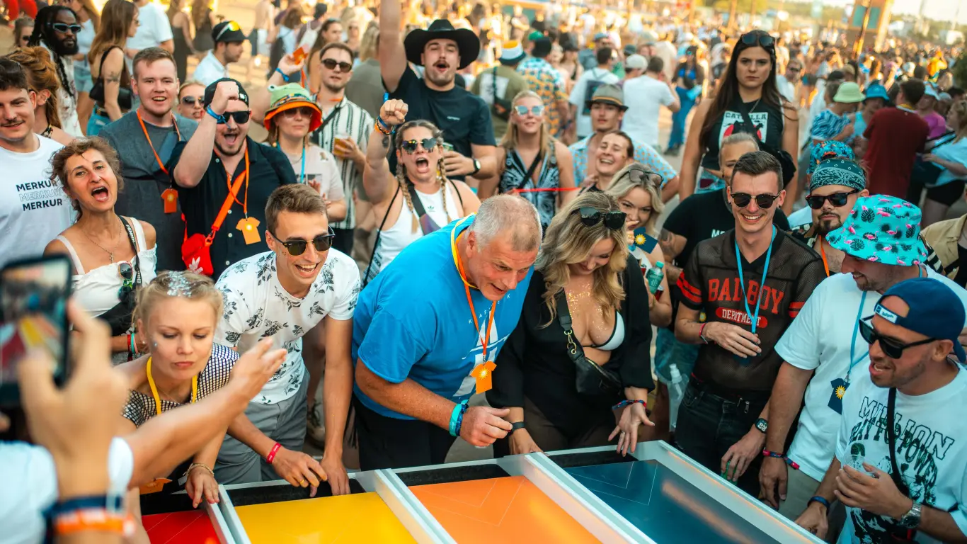 MERKUR lleva su CLUB CASINO a PAROOKAVILLE, uno de los grandes festivales de música electrónica de Alemania FOTOS