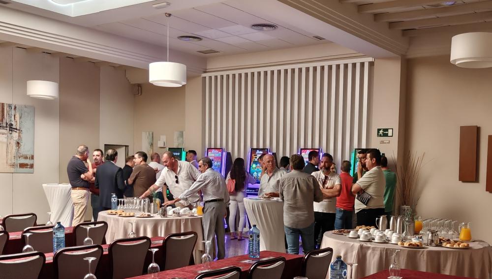 FOTOS. ZITRO PRESENTA ILLUSION A LOS OPERADORES DE HOSTELERÍA DE EXTREMADURA
