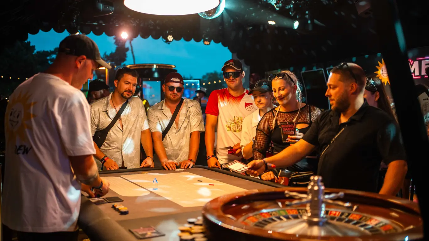 MERKUR lleva su CLUB CASINO a PAROOKAVILLE, uno de los grandes festivales de música electrónica de Alemania FOTOS