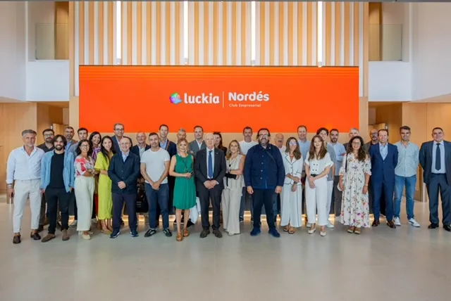 José González recibe a 40 empresarios de Nordés en la nueva sede de la Fundación Luckia