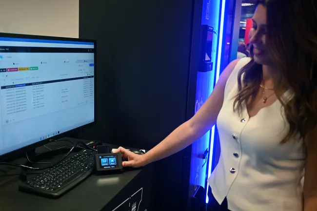 Tecnausa digitaliza el salón de juego: pagos con tarjeta y móvil y control total de las salas en tiempo real desde el móvil - FOTOS-