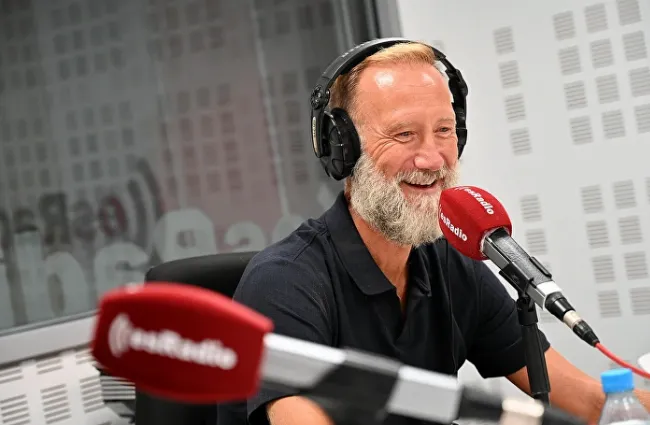 Pedro García Aguado defiende formar, educar y sensibilizar a los menores para prevenir la dependencia de las pantallas