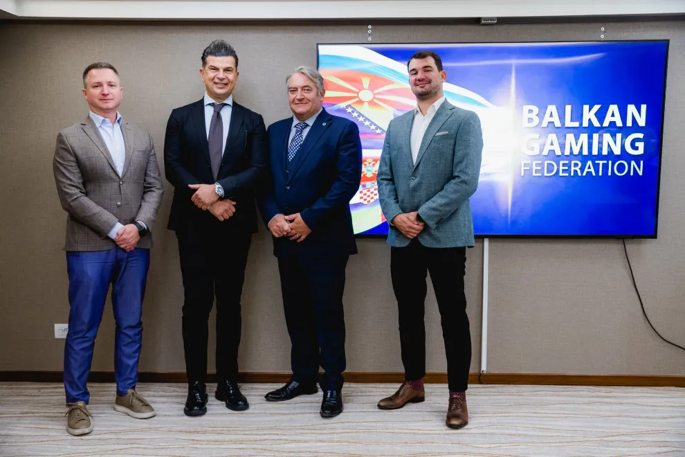 Dragan Škrbi?, primeiro presidente da nova Federação Balcânica de Jogos, que fortalece os laços com a EUROMAT
