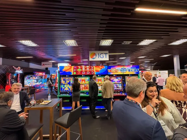 IGT e Orenes trazem para Torremolinos uma proposta mais flexível para os salões com 4 Fortunes Link e Tiger and Dragon Link IGT e Orenes trazem para Torremolinos uma proposta mais flexível para os salões com 4 Fortunes Link e Tiger and Dragon Link