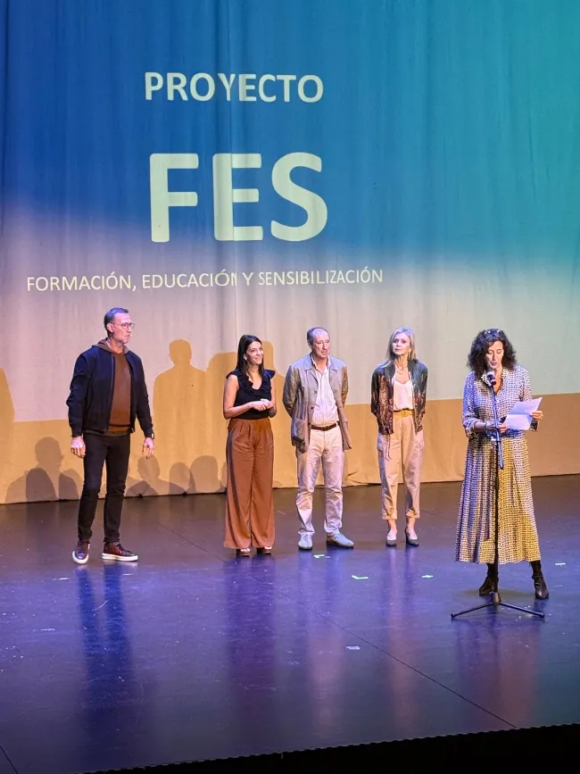 Pedro García Aguado acerca a los jóvenes de Ribeira las claves para prevenir las adicciones digitales Pedro García Aguado acerca a los jóvenes de Ribeira las claves para prevenir las adicciones digitales