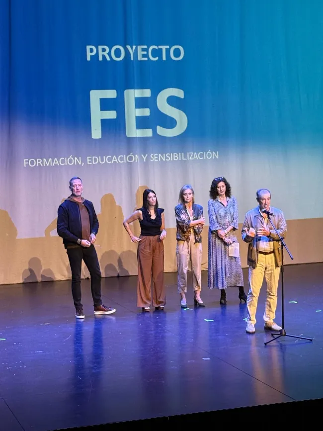 Pedro García Aguado acerca a los jóvenes de Ribeira las claves para prevenir las adicciones digitales Pedro García Aguado acerca a los jóvenes de Ribeira las claves para prevenir las adicciones digitales