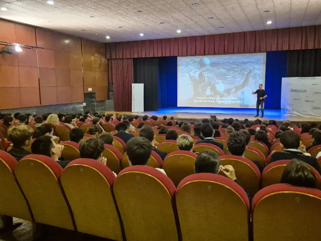 El multipremiado Proyecto FES moviliza Vigo por la prevención digital