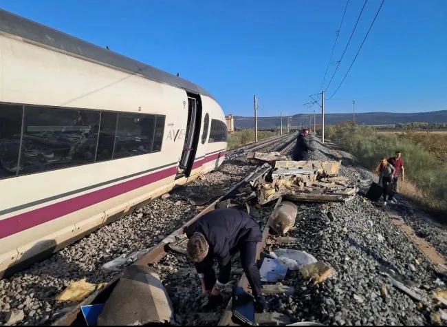 INFOPLAY, con el corazón junto a las víctimas y las familias del trágico accidente ferroviario INFOPLAY, con el corazón junto a las víctimas y las familias del trágico accidente ferroviario