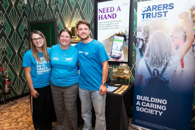 Rank Group recauda más de 28.500 libras para cuidadores no remunerados Rank Group recauda más de 28.500 libras para cuidadores no remunerados
