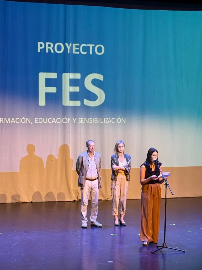 Pedro García Aguado acerca a los jóvenes de Ribeira las claves para prevenir las adicciones digitales Pedro García Aguado acerca a los jóvenes de Ribeira las claves para prevenir las adicciones digitales