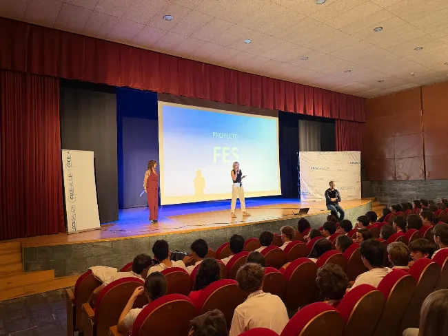 El multipremiado Proyecto FES moviliza Vigo por la prevención digital