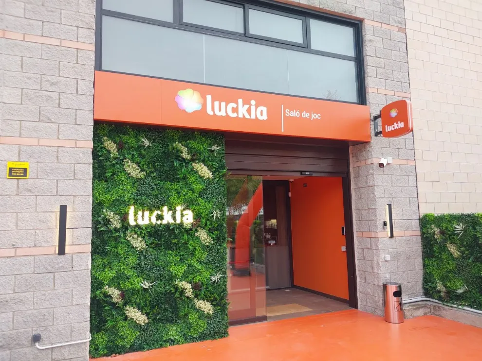 Luckia abre en Blanes nuevo espacio tras tramitación